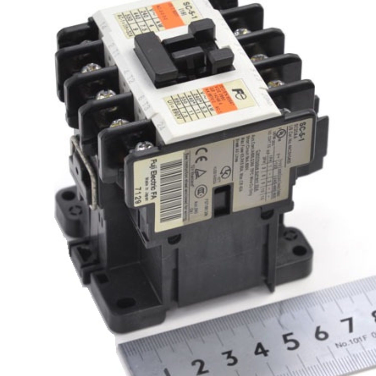 Fuji (SC-5-1) Magnetic Contactor 3Pole+1NO/1NC (32 Amp) - Image 3